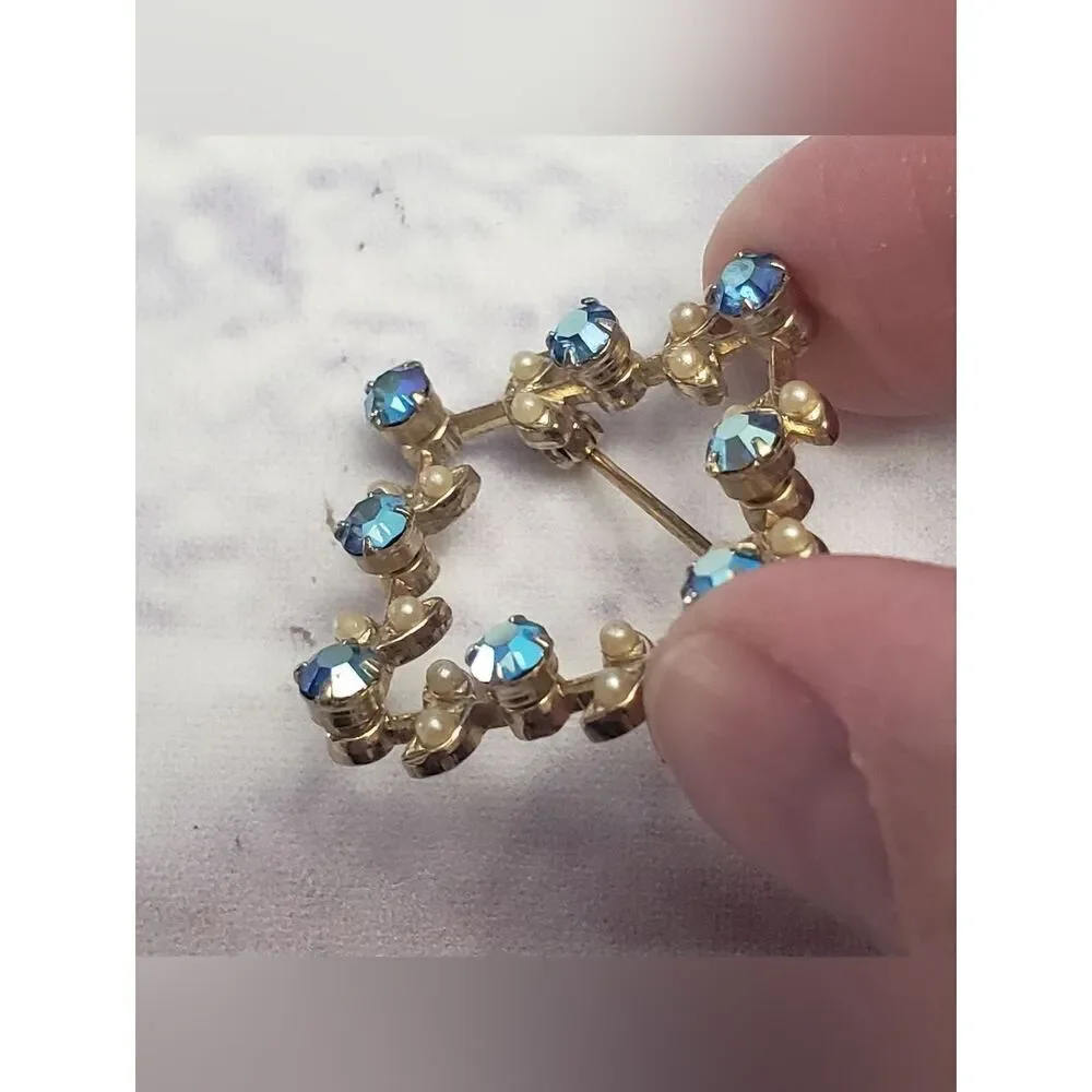 VINTAGE 1960s Dainty Square Floral Brooch Hat Pin Blue Aurora Borealis